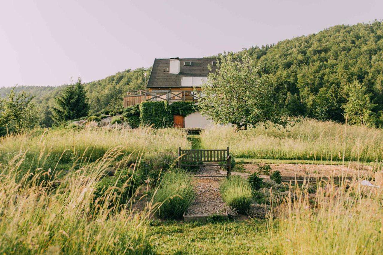 Na Kupcku Estate "Nature Reatreat & Wellness" イドリヤ エクステリア 写真